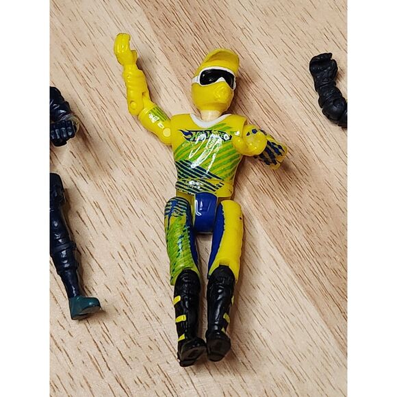 Action Figure Lot – Set of 5 Mixed Figurines - Picture 8 of 12